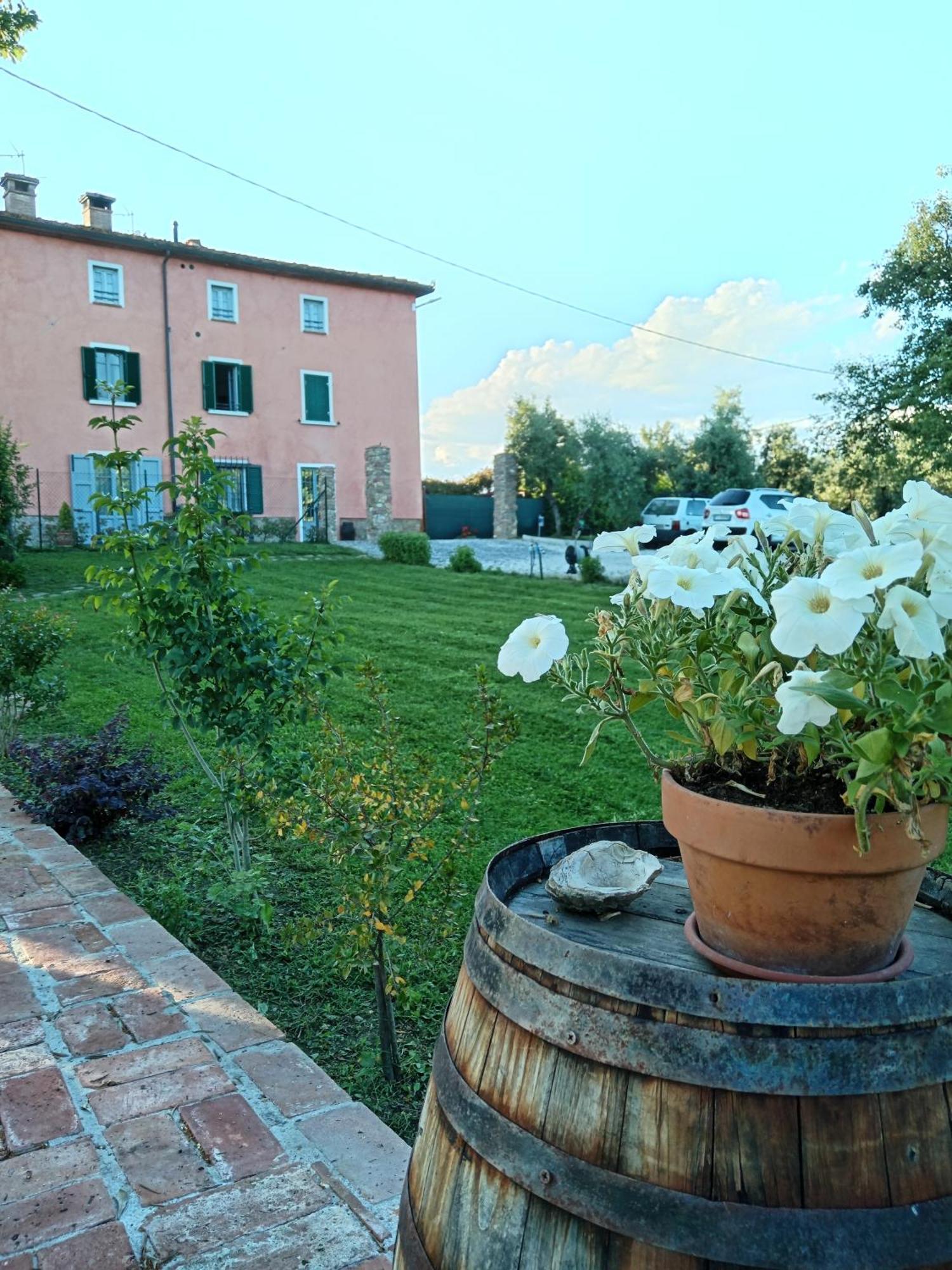 Casale - La Camera Di Leda Lamporecchio Esterno foto