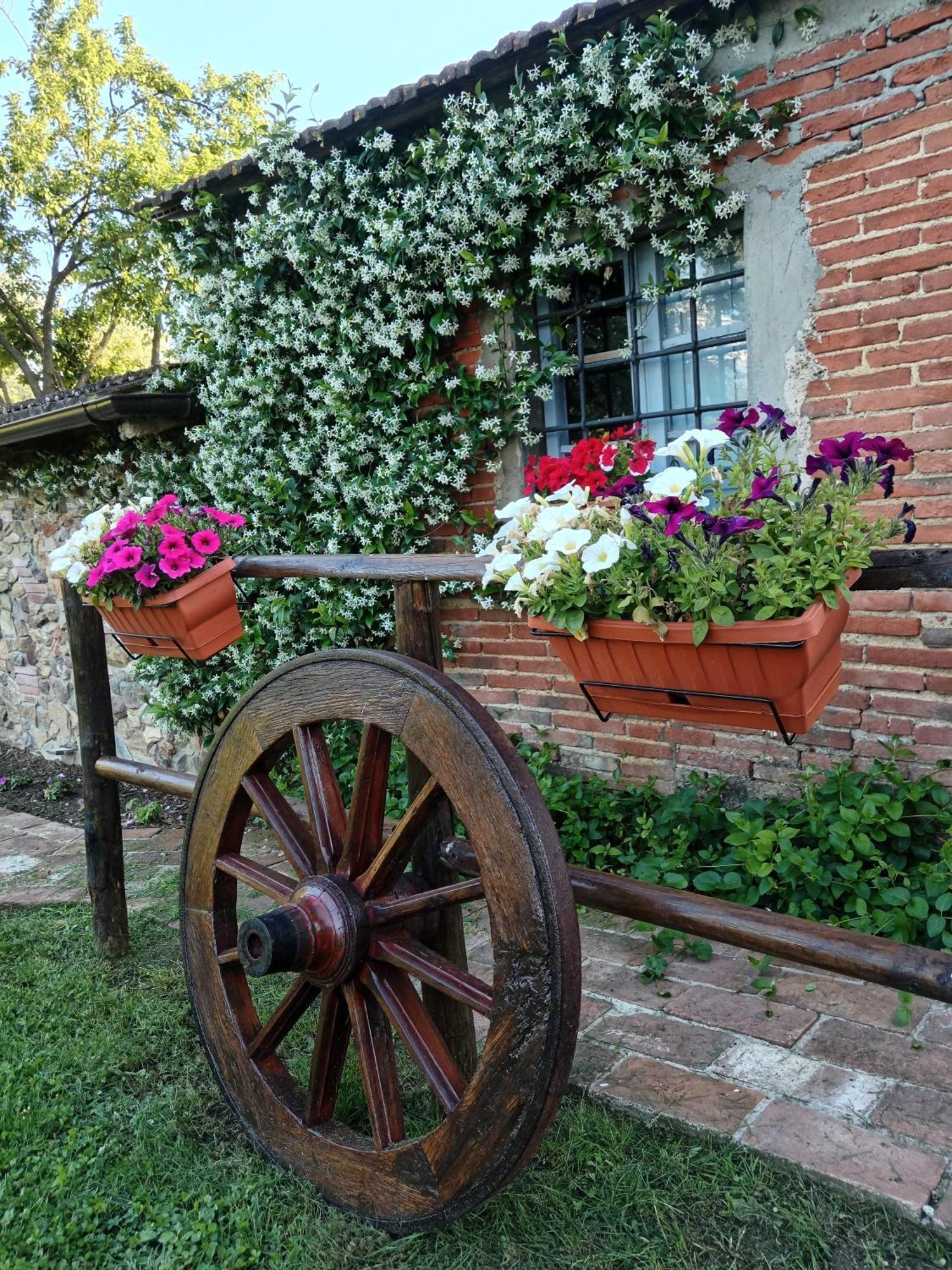 Casale - La Camera Di Leda Lamporecchio Esterno foto