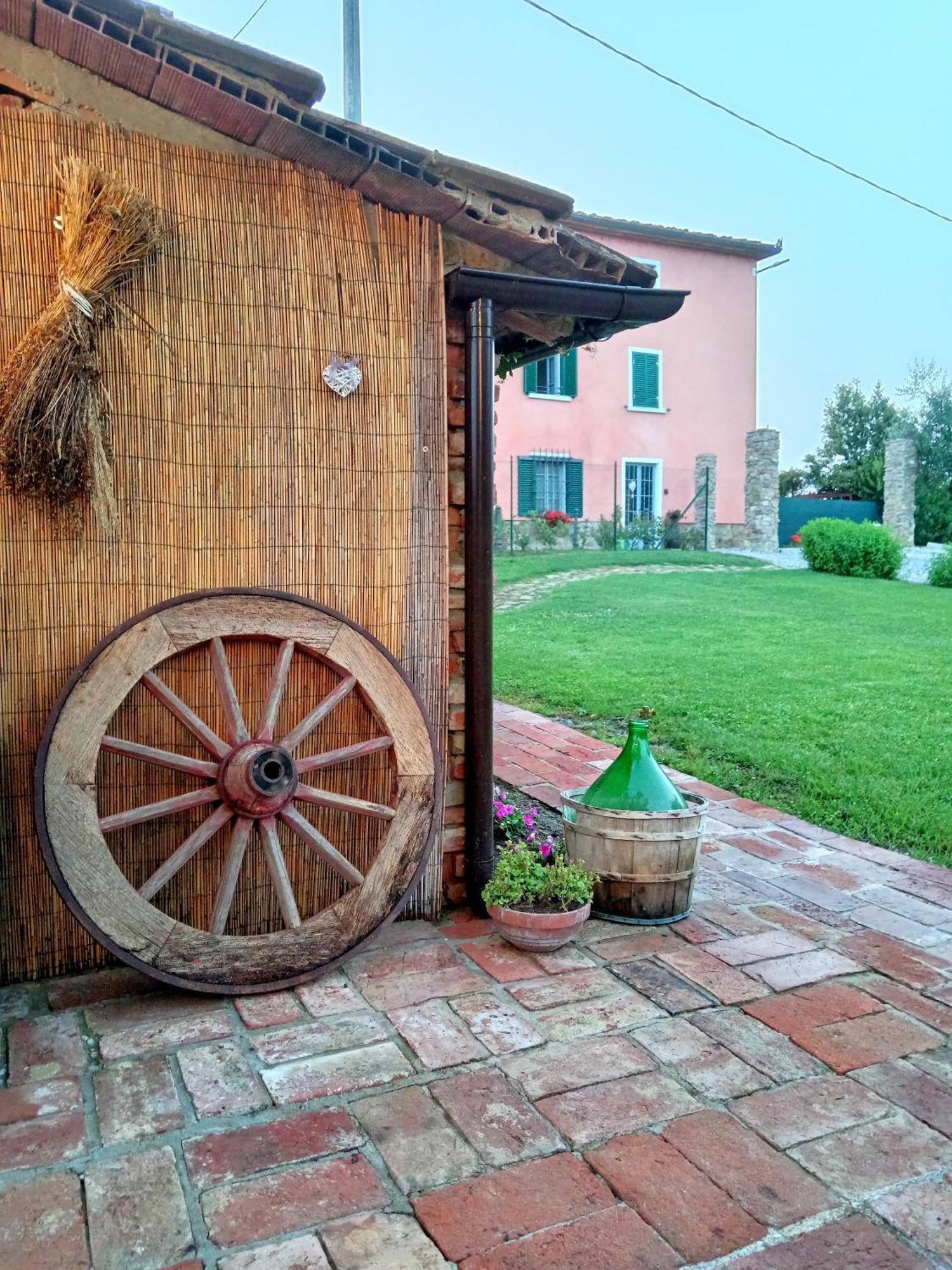 Casale - La Camera Di Leda Lamporecchio Esterno foto